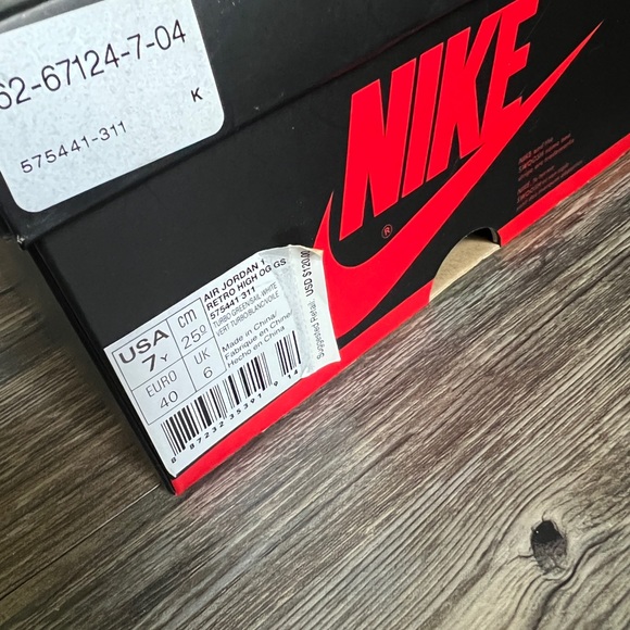 Jordan Retro 1s “TURBO GREEN” - Picture 4 of 4